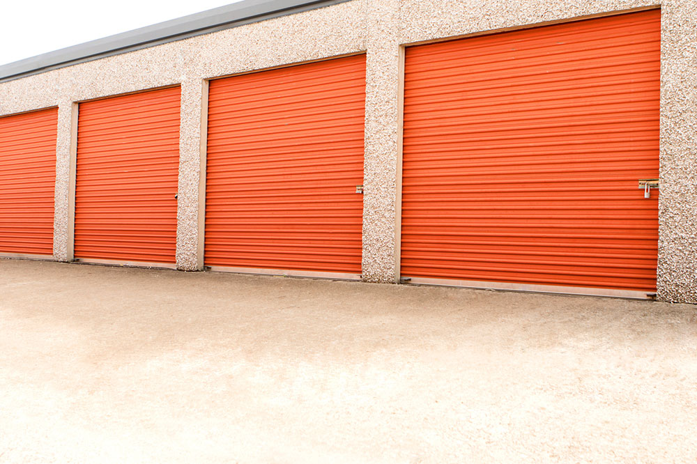 Reasons to opt for self-storage units on rent