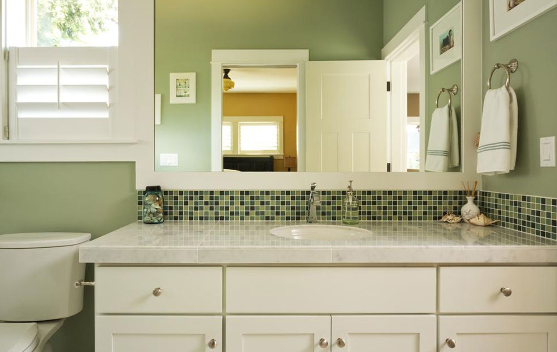 Single or double bathroom vanity: Which one should you choose?