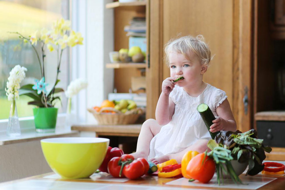 What to feed your baby and when