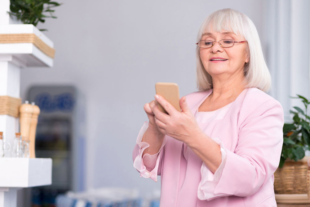 Cell phone companies that offer discounts for senior citizens