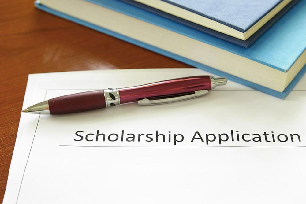 Free grants and scholarships for college education 