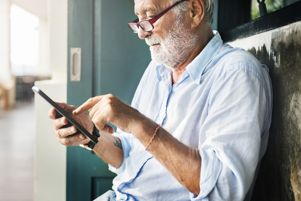 Popular Smartphone Plans For Seniors