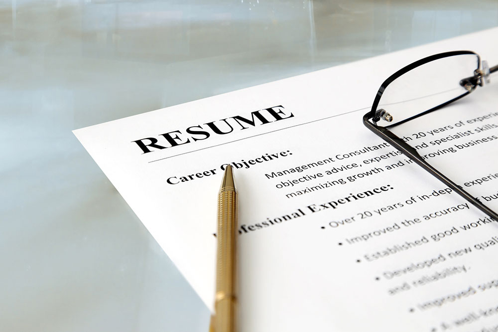 Factors to Consider While Selecting a Resume Writing Service Provider