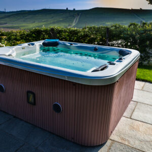 Tips to Buy an Indoor or Outdoor Hot Tub